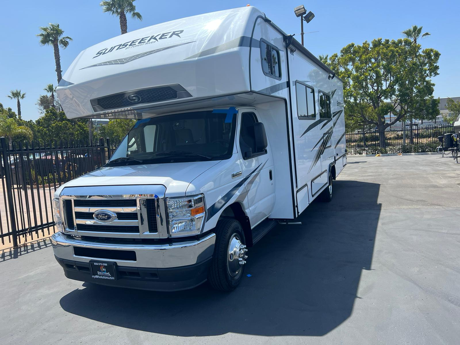 RV Windshield replacement - San Diego - Genie Auto Glass